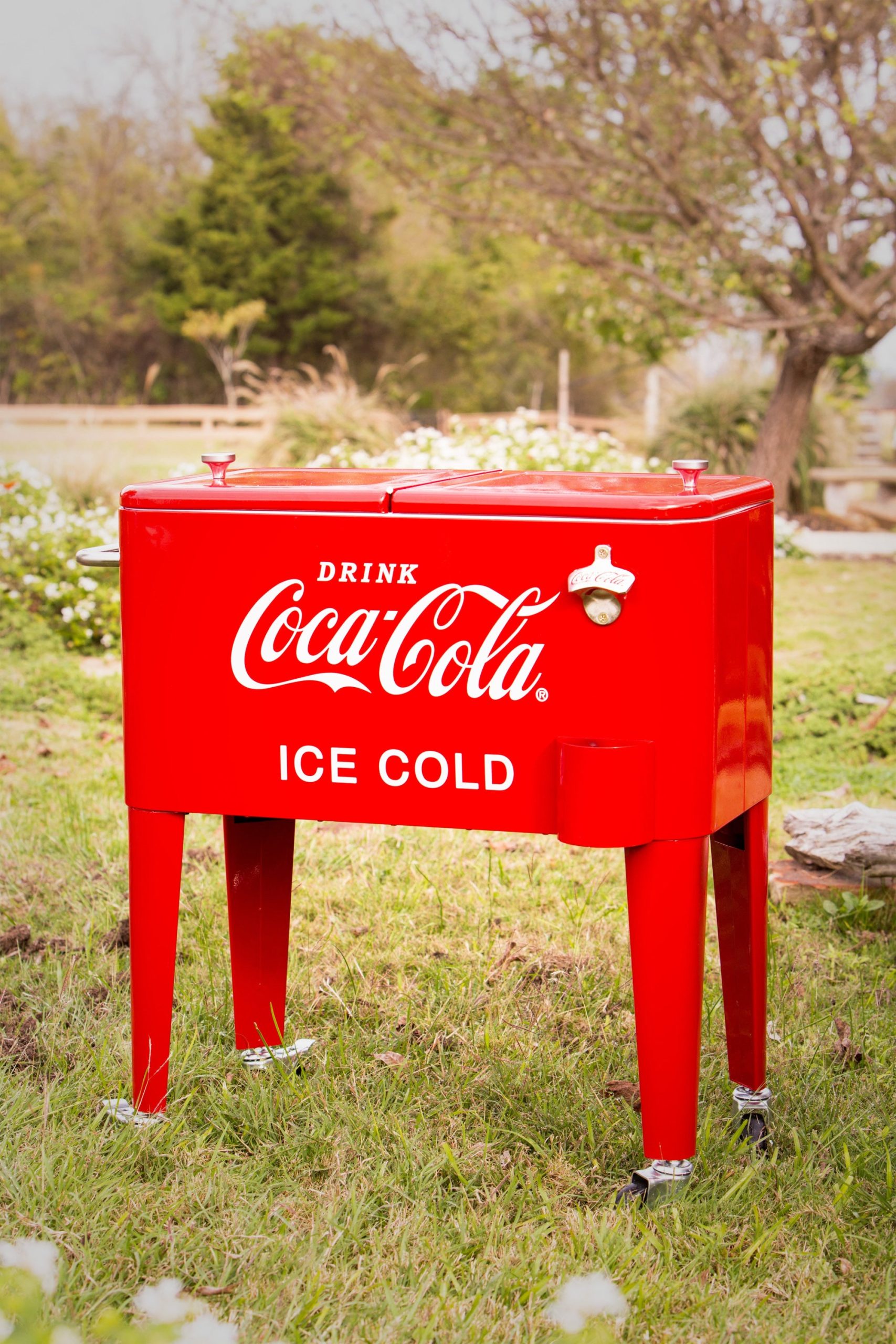 coca-cola-r-retro-ice-cold-60-qt-cooler-792.jpg