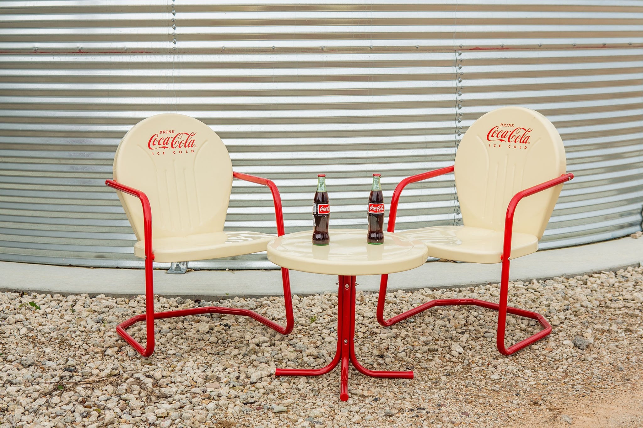 coca-cola-r-vanilla-retro-bistro-set-525.jpg
