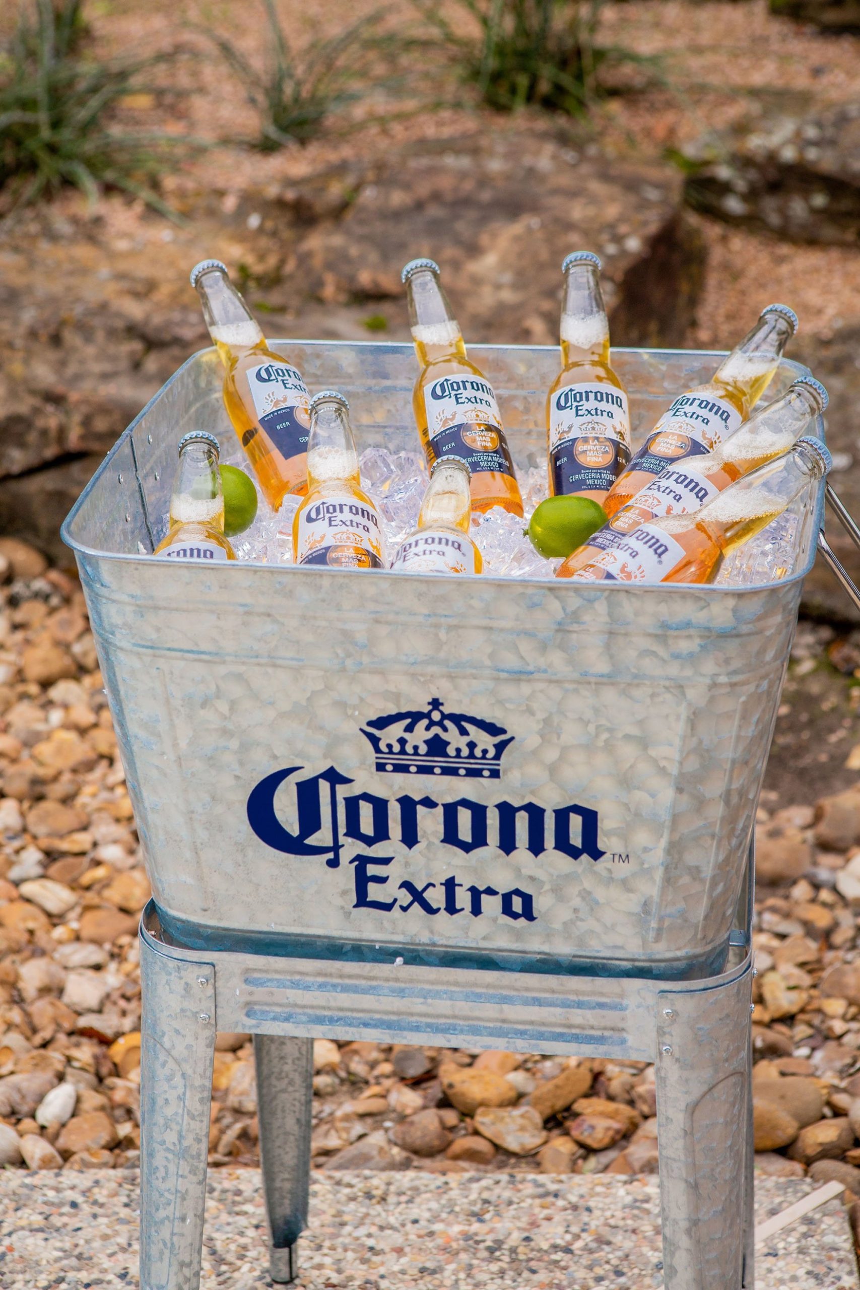 corona-extra-r-retro-beverage-tub-with-stand-127.jpg