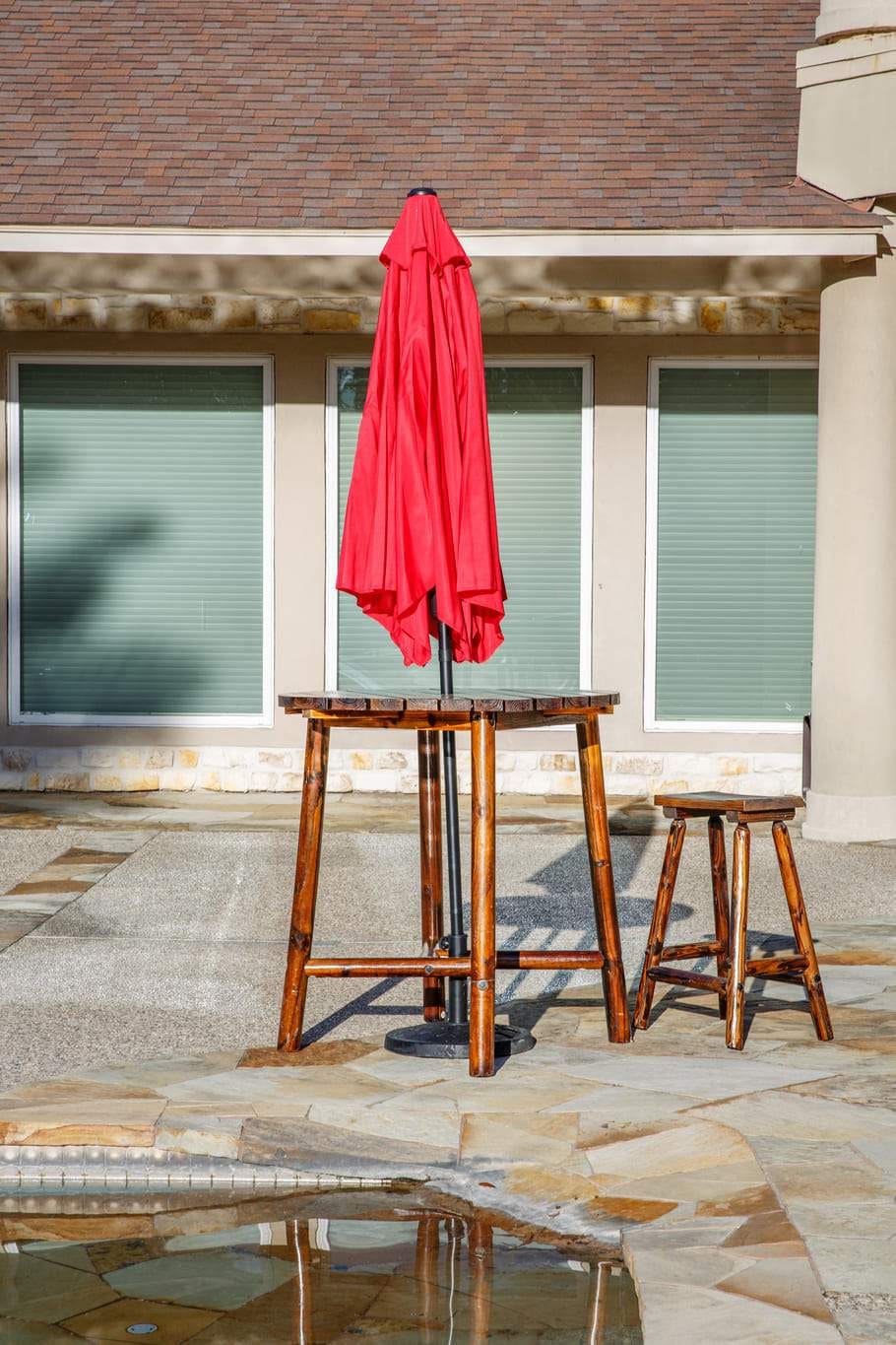 patio-umbrella-red-9ft-374.jpg