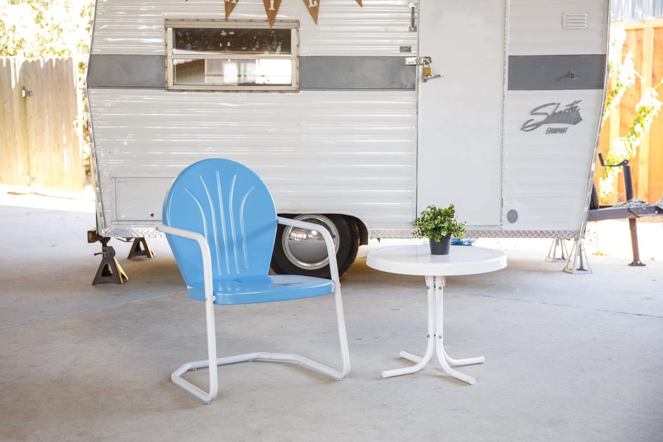 retro-metal-chair-azure-919.jpg