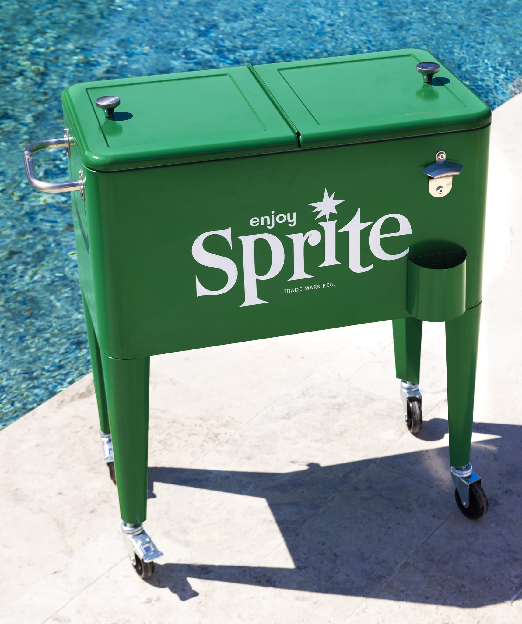sprite-r-green-retro-60-qt-cooler-477.jpg