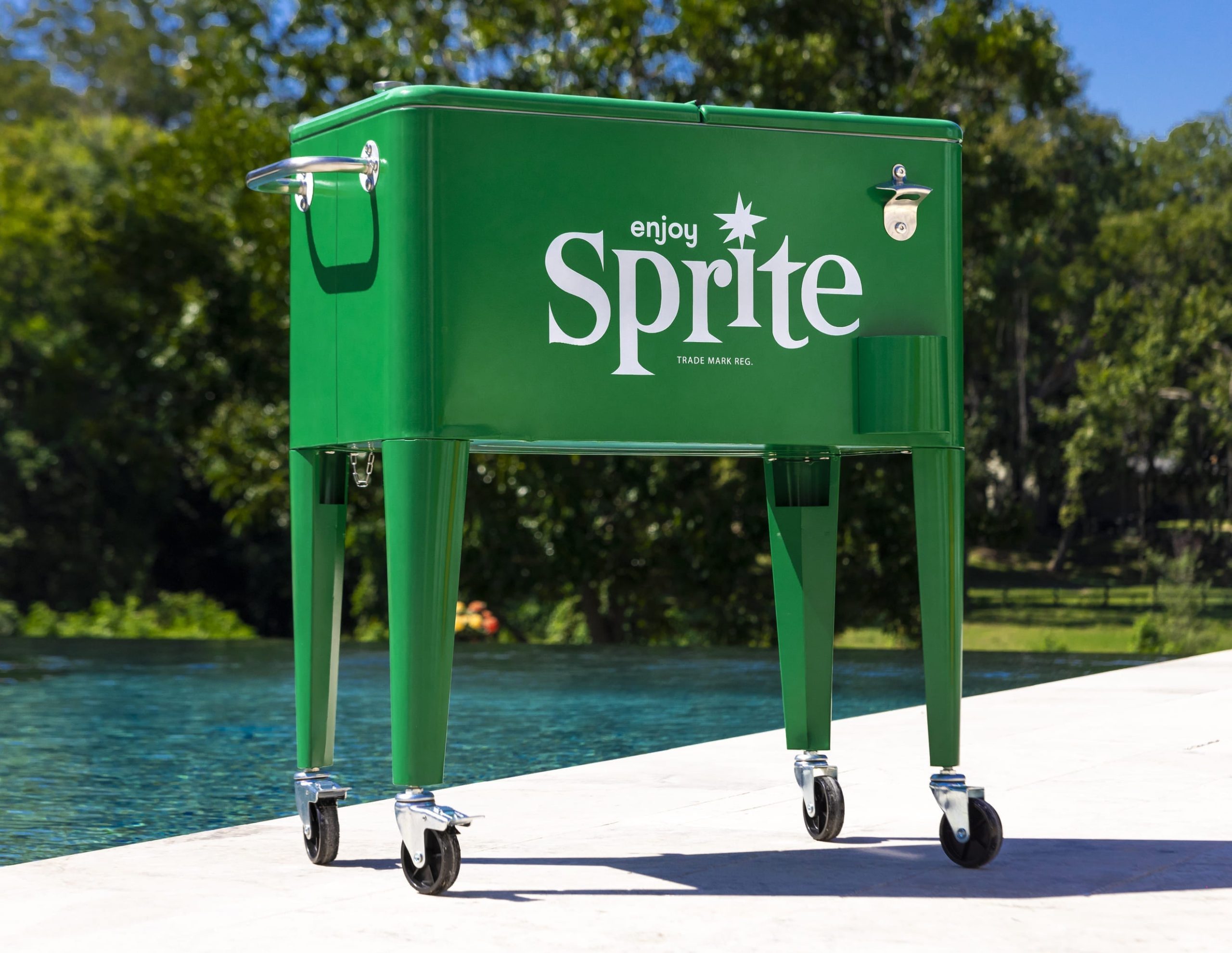 sprite-r-green-retro-60-qt-cooler-588.jpg