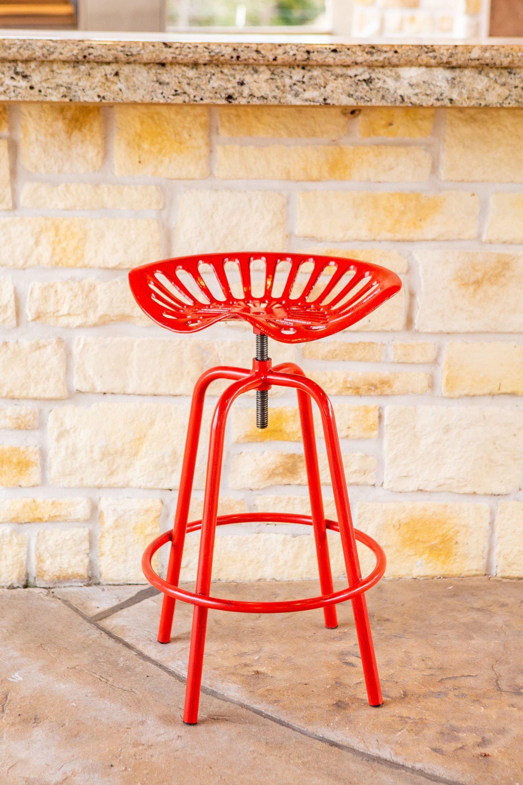 tractor-seat-swivel-stool-red-450.jpg